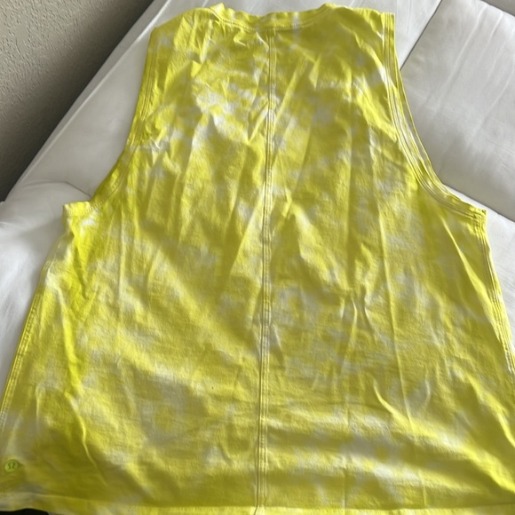Lululemon tank - Picture 2 of 3